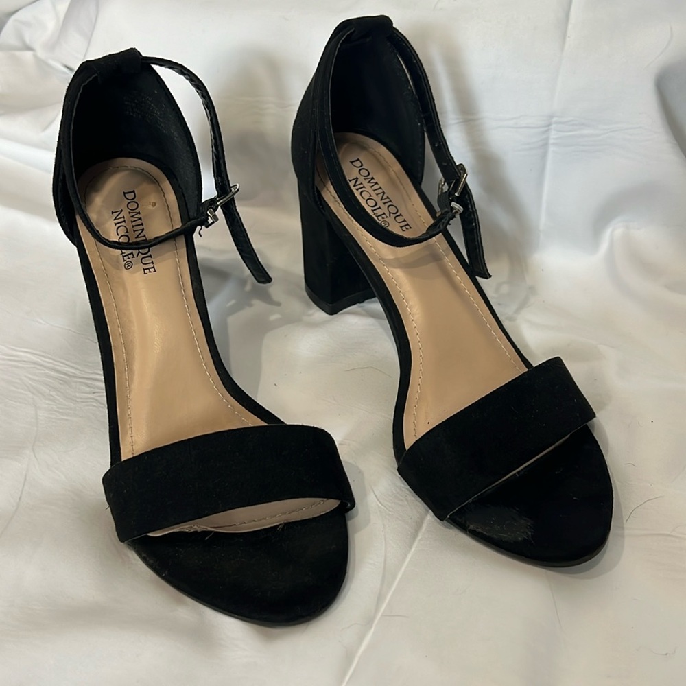 Dominique Nicole black sandals 7W